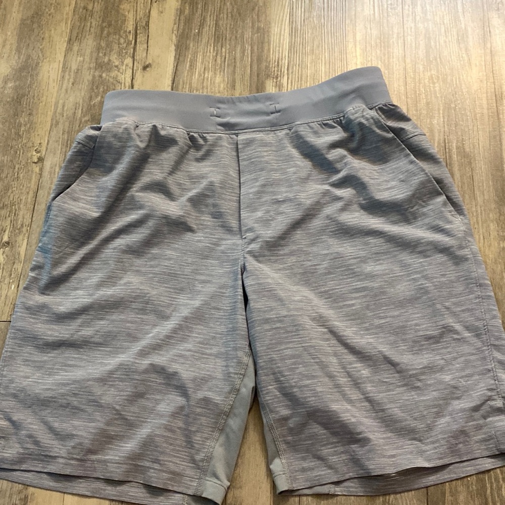 Men’s heather gray Lululemon shorts